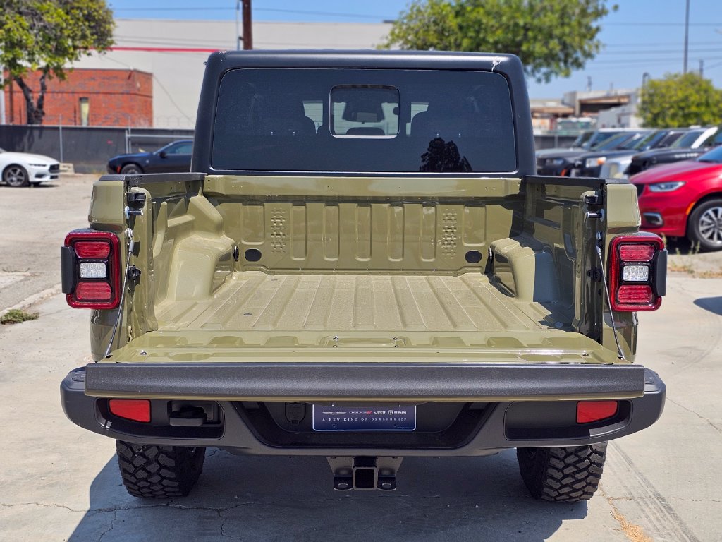 New 2026 Jeep Gladiator Sport AWD/4WD image 7