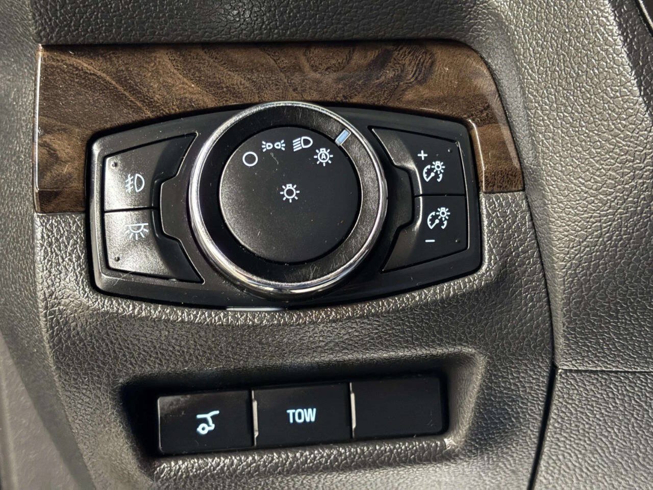 Used 2014 Ford Explorer Limited w/ Equipment Group 301A AWD/4WD image 26