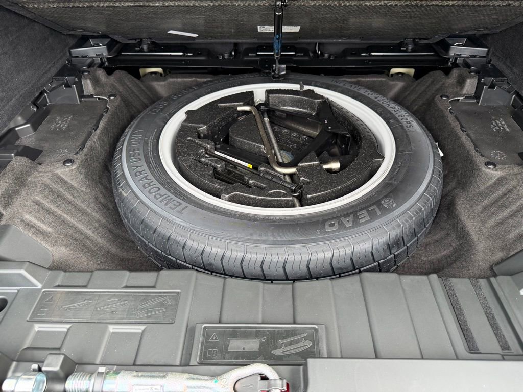 Used 2024 BMW X5 sDrive40i w/ M Sport Package image 40