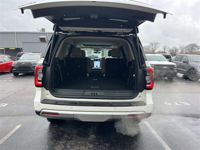 Used 2023 Ford Expedition Limited image 12