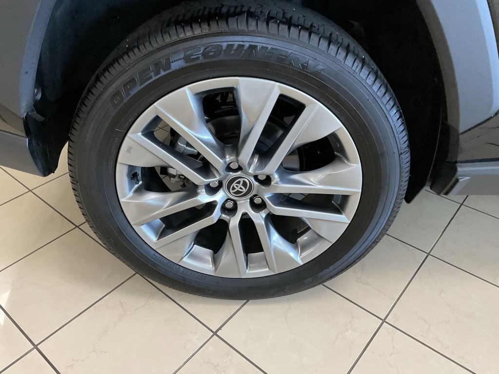 Used 2024 Toyota RAV4 XLE Premium image 8