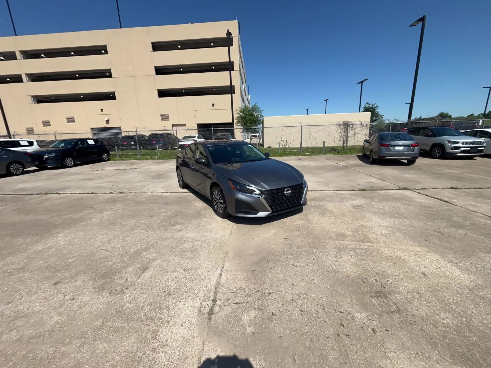 Used 2025 Nissan Altima 2.5 SV FWD image 16