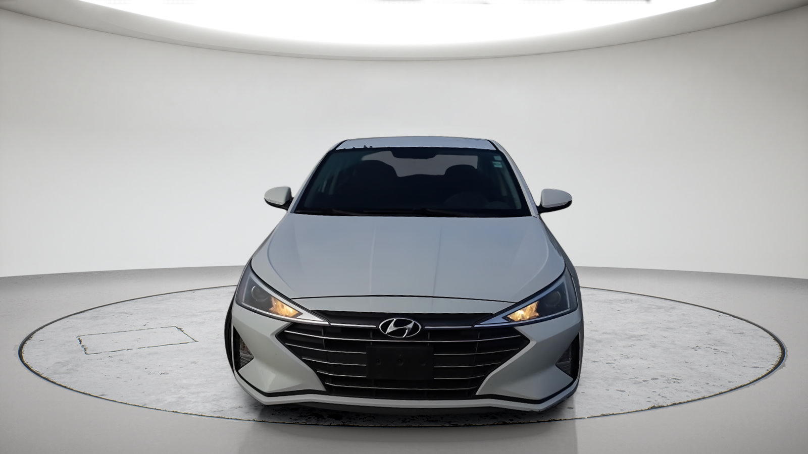 Used 2019 Hyundai Elantra SE w/ Cargo Package FWD image 2