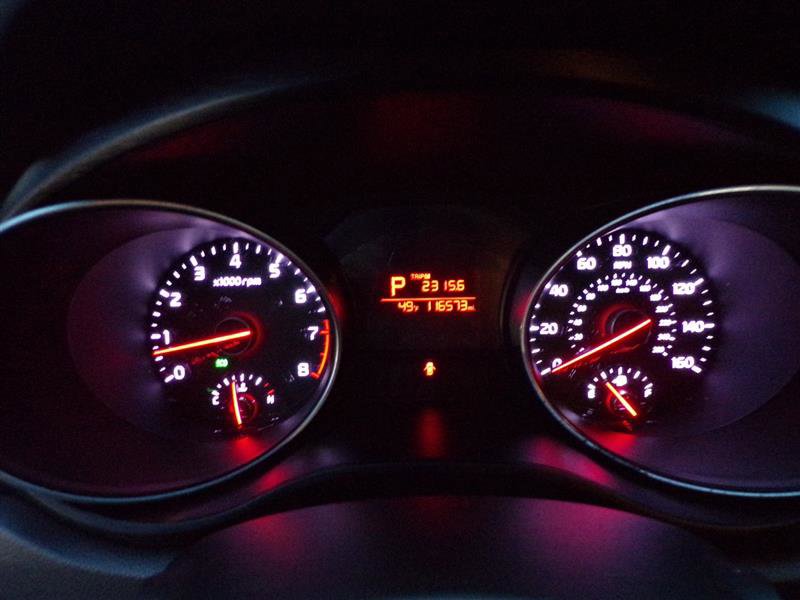 Used 2015 Kia Sedona LX image 30