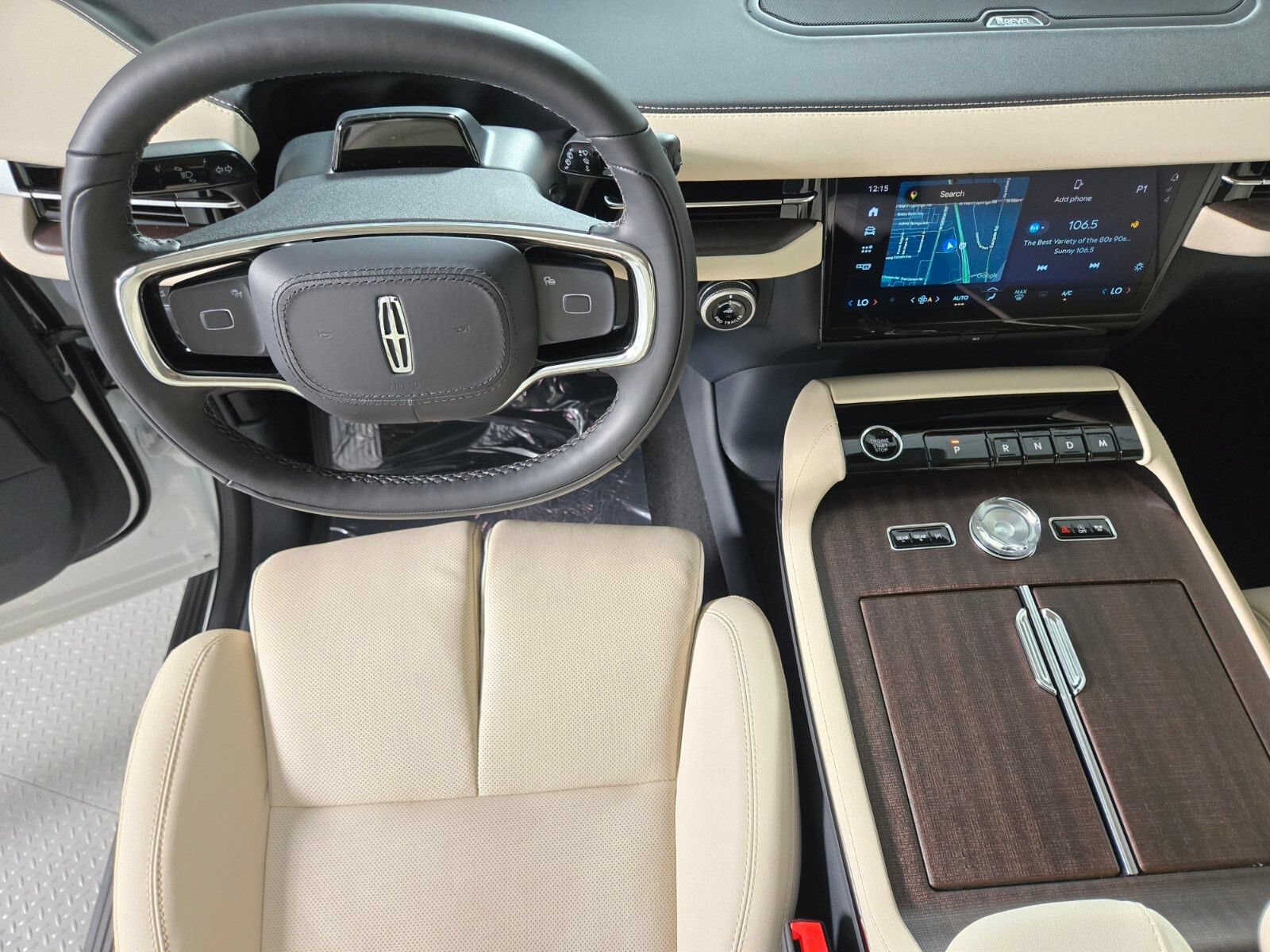 New 2027 Lincoln Navigator Premiere RWD image 16