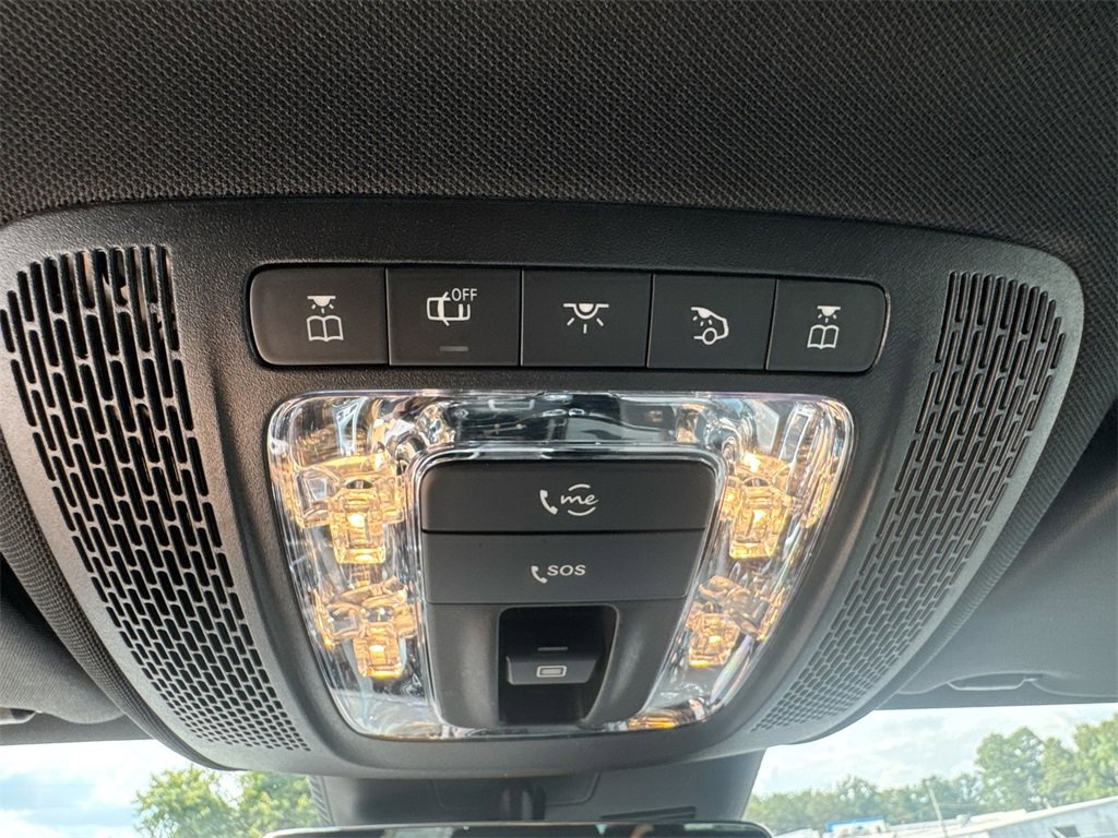 Used 2024 Mercedes-Benz CLA 250 CLA 250 w/ Exclusive Package image 19