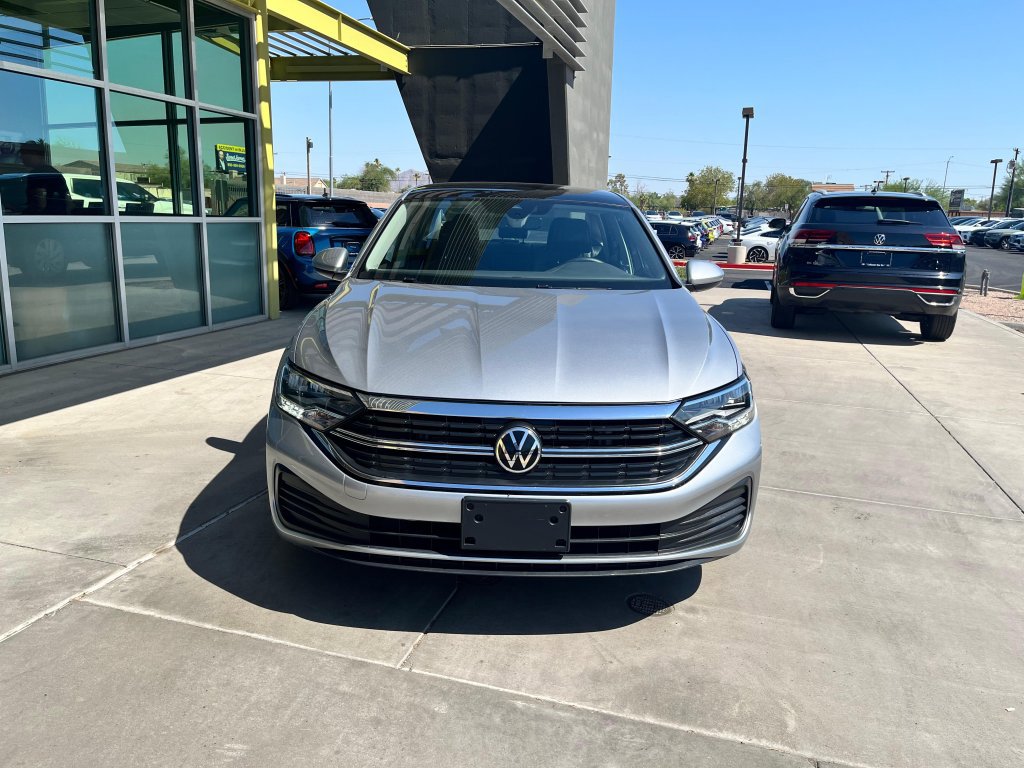 Used 2023 Volkswagen Jetta SE