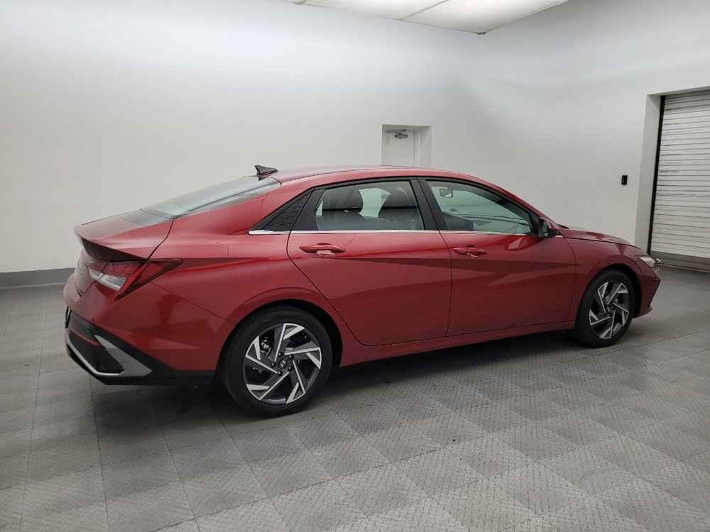 Used 2025 Hyundai Elantra SEL FWD image 10