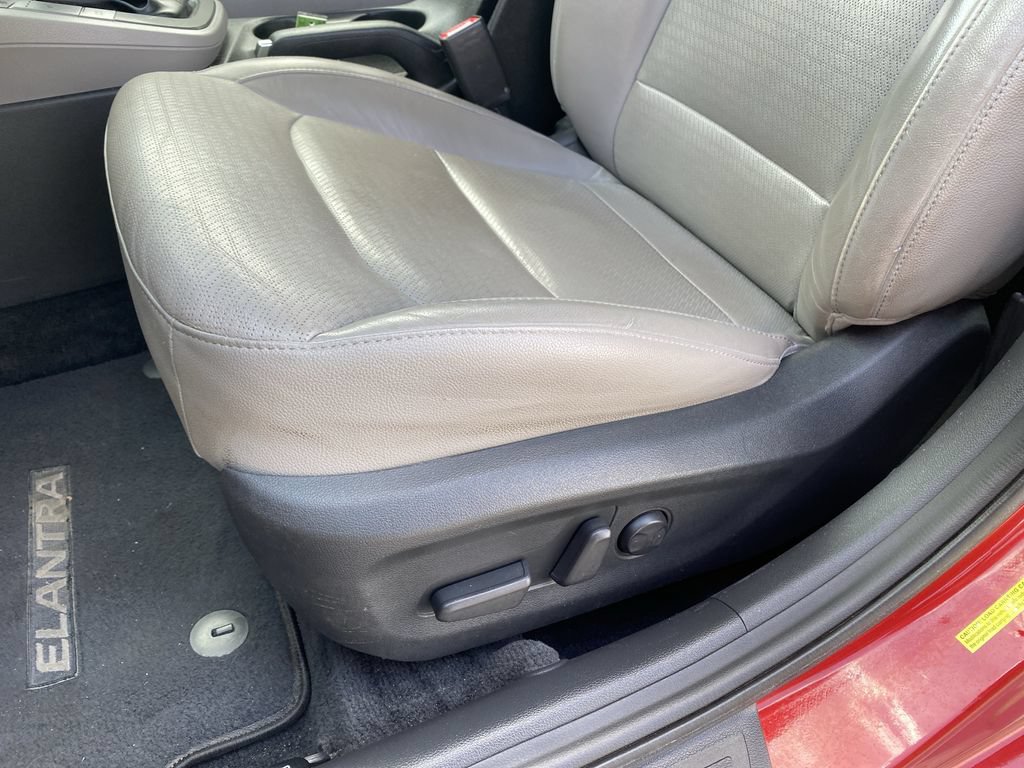 Used 2019 Hyundai Elantra Limited FWD image 12