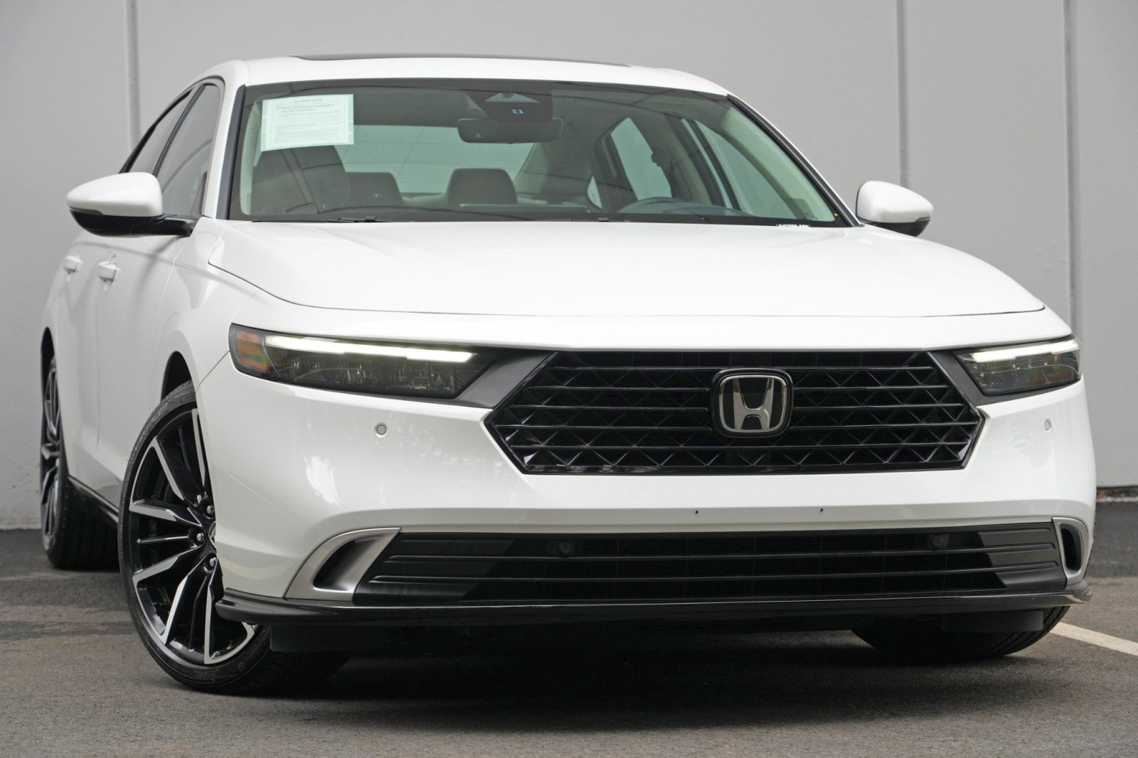 Used 2024 Honda Accord Touring image 2