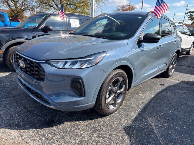 Used 2024 Ford Escape ST-Line w/ Tech Pack #1 AWD/4WD image 3