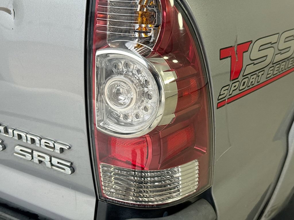 Used 2014 Toyota Tacoma PreRunner w/ SR5 Package image 31