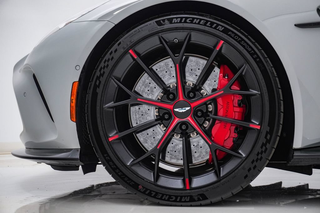 Used 2026 Aston Martin V8 Vantage S RWD image 15