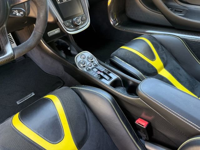 Used 2018 McLaren 570S RWD image 14