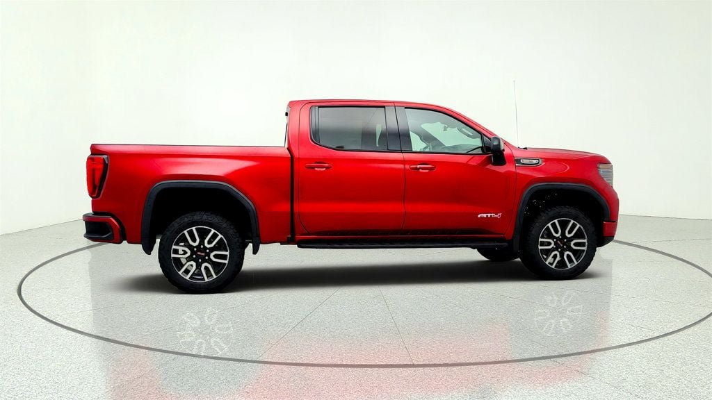 Used 2023 GMC Sierra 1500 AT4 w/ AT4 Premium Package AWD/4WD image 4