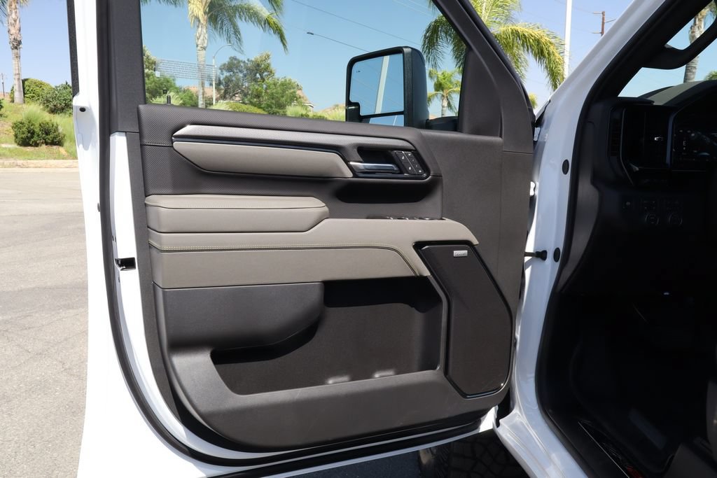 New 2026 Chevrolet Silverado 2500 ZR2 w/ LPO, Dark Essentials Package AWD/4WD image 17