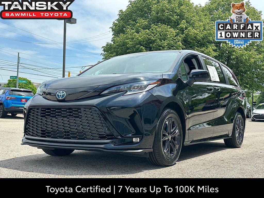 Used 2025 Toyota Sienna XSE AWD/4WD image 1