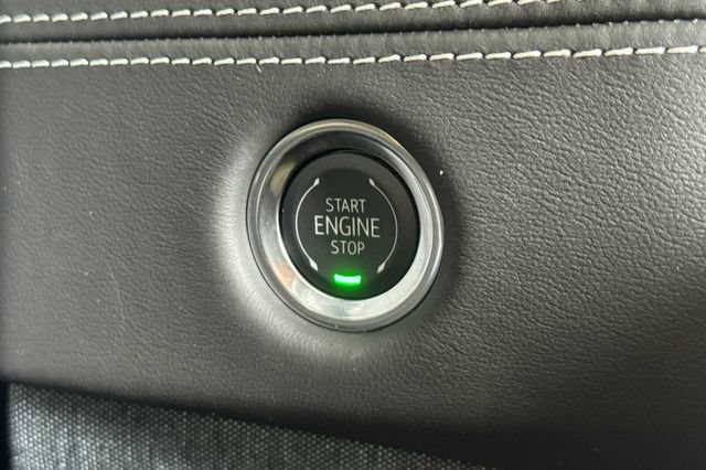 New 2026 Cadillac Escalade Platinum Sport w/ LPO, ONYX Package AWD/4WD image 23