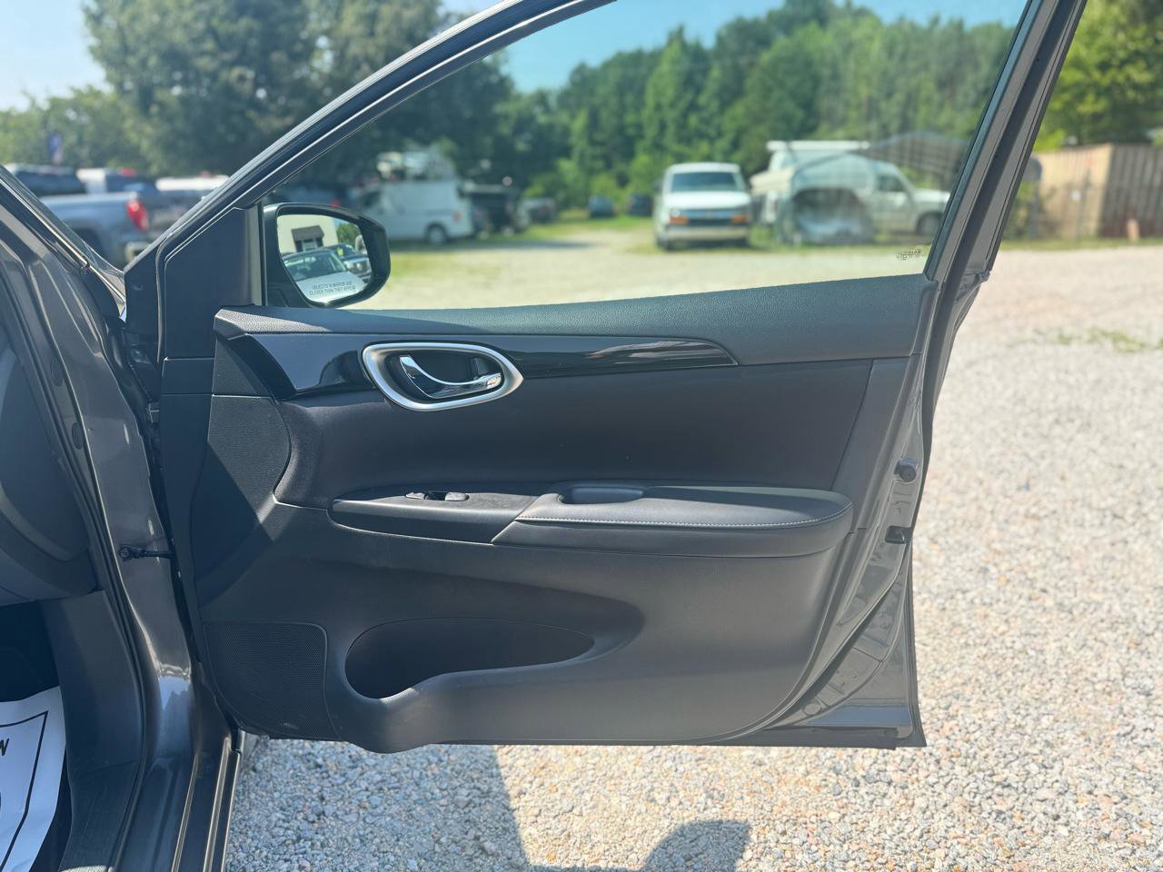 Used 2018 Nissan Sentra SV w/ Premium Package (P01) image 27