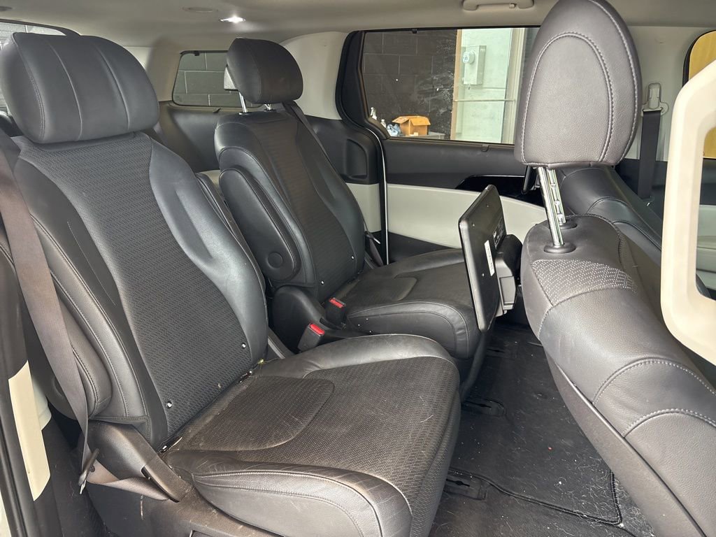 Certified 2022 Kia Carnival SX Prestige image 24