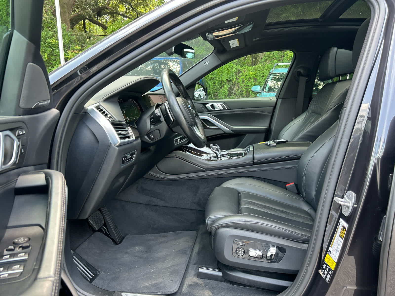 Used 2021 BMW X6 xDrive40i w/ Executive Package AWD/4WD image 7
