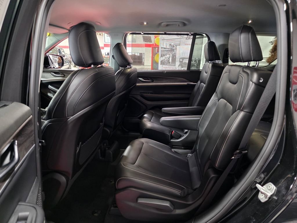 Used 2024 Jeep Grand Cherokee L Limited w/ Luxury Tech Group II image 20