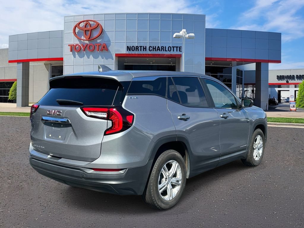 Used 2024 GMC Terrain SLE FWD image 8