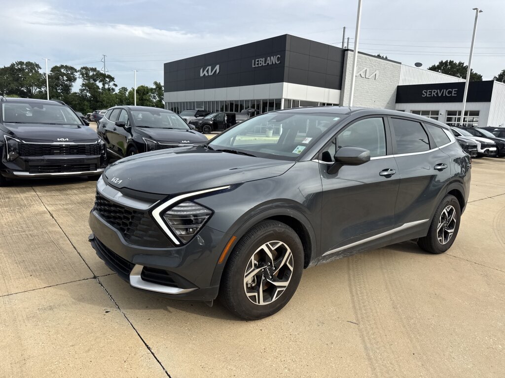 Certified 2024 Kia Sportage LX FWD image 3
