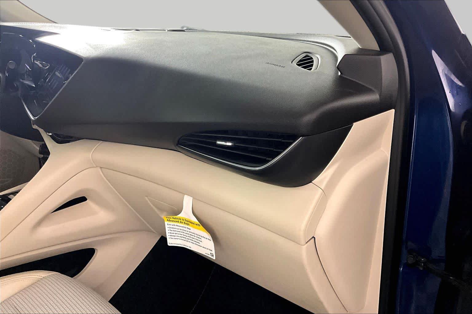 Certified 2023 Buick Envision Preferred FWD image 17