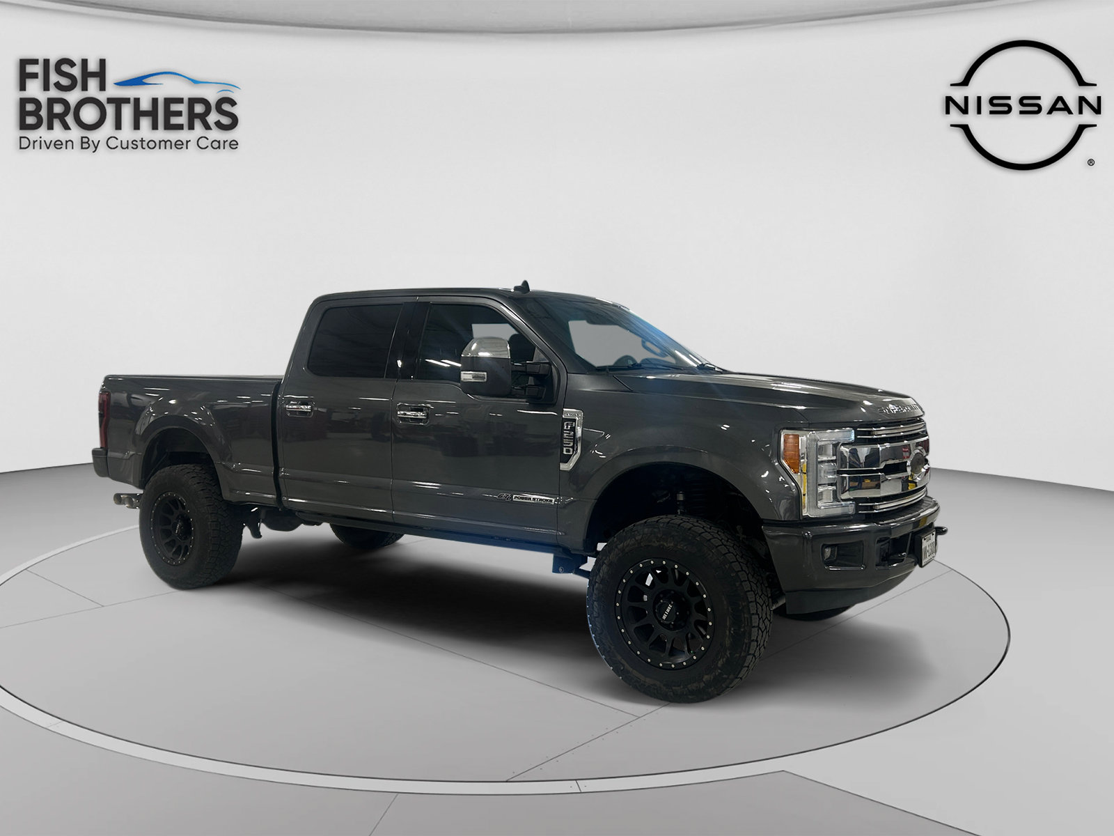Used 2019 Ford F250 Lariat w/ Lariat Ultimate Package AWD/4WD image 2
