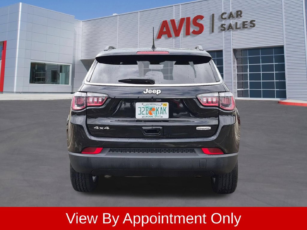 Used 2025 Jeep Compass Latitude AWD/4WD image 6