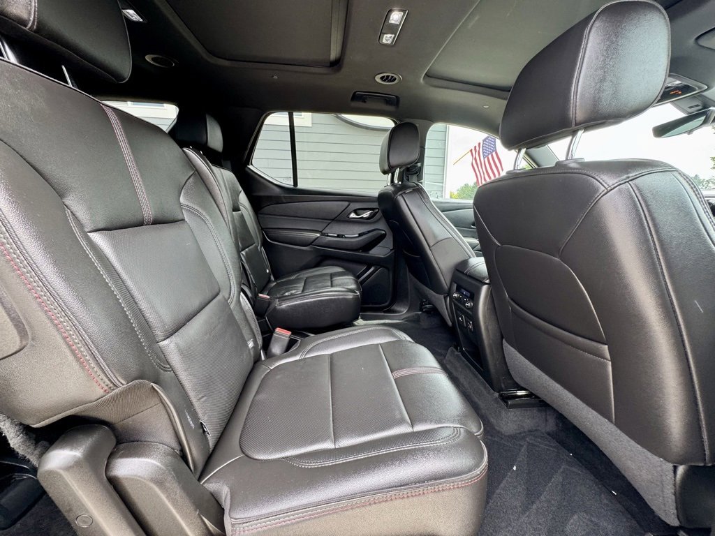Used 2023 Chevrolet Traverse RS image 18