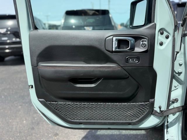 Used 2023 Jeep Gladiator Rubicon w/ Dual Top Group AWD/4WD image 11