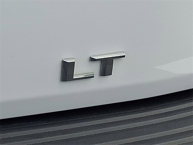 Used 2025 Chevrolet Suburban LT image 30