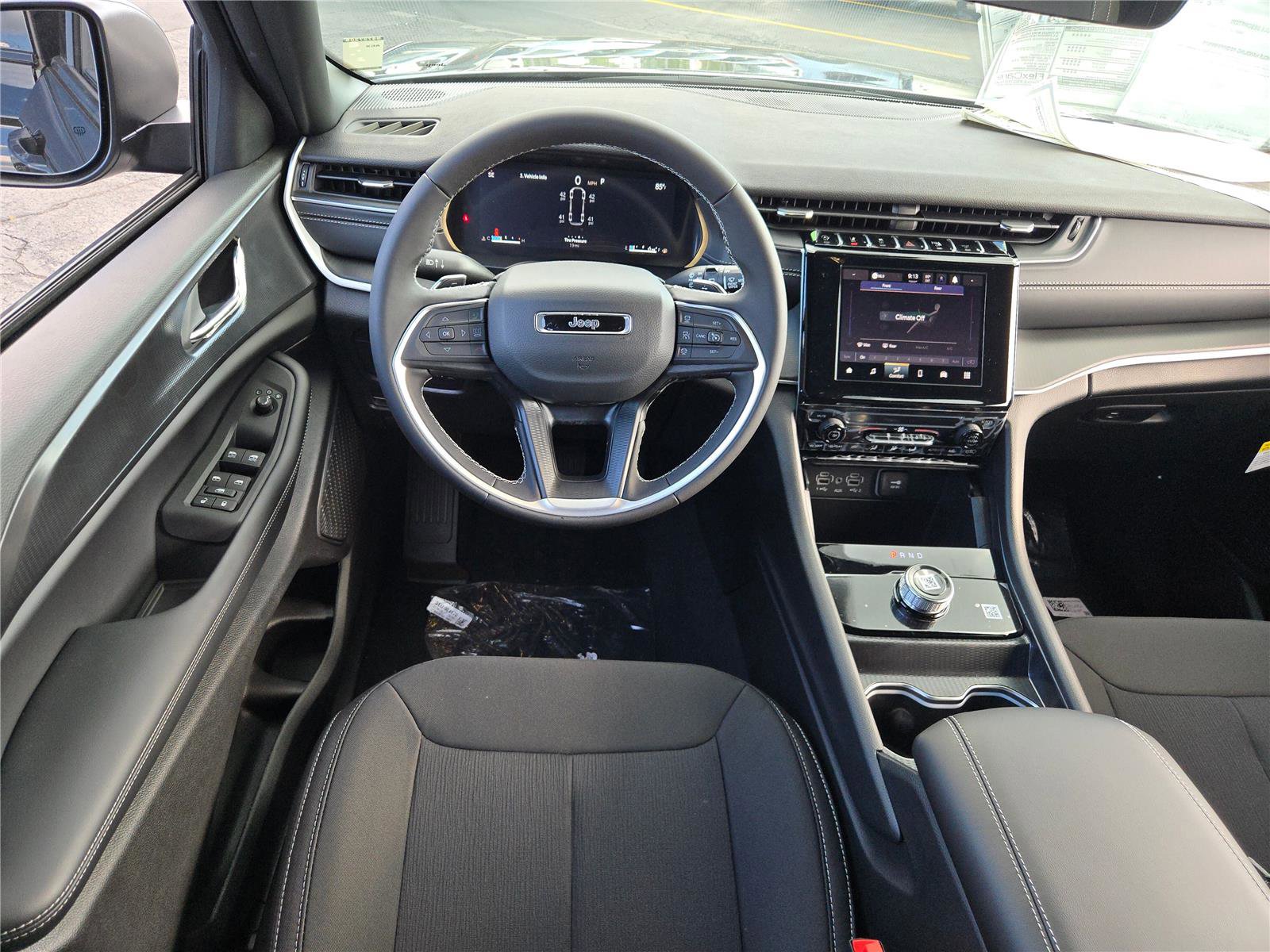 New 2025 Jeep Grand Cherokee L Laredo w/ MOPAR Finishing Package image 21