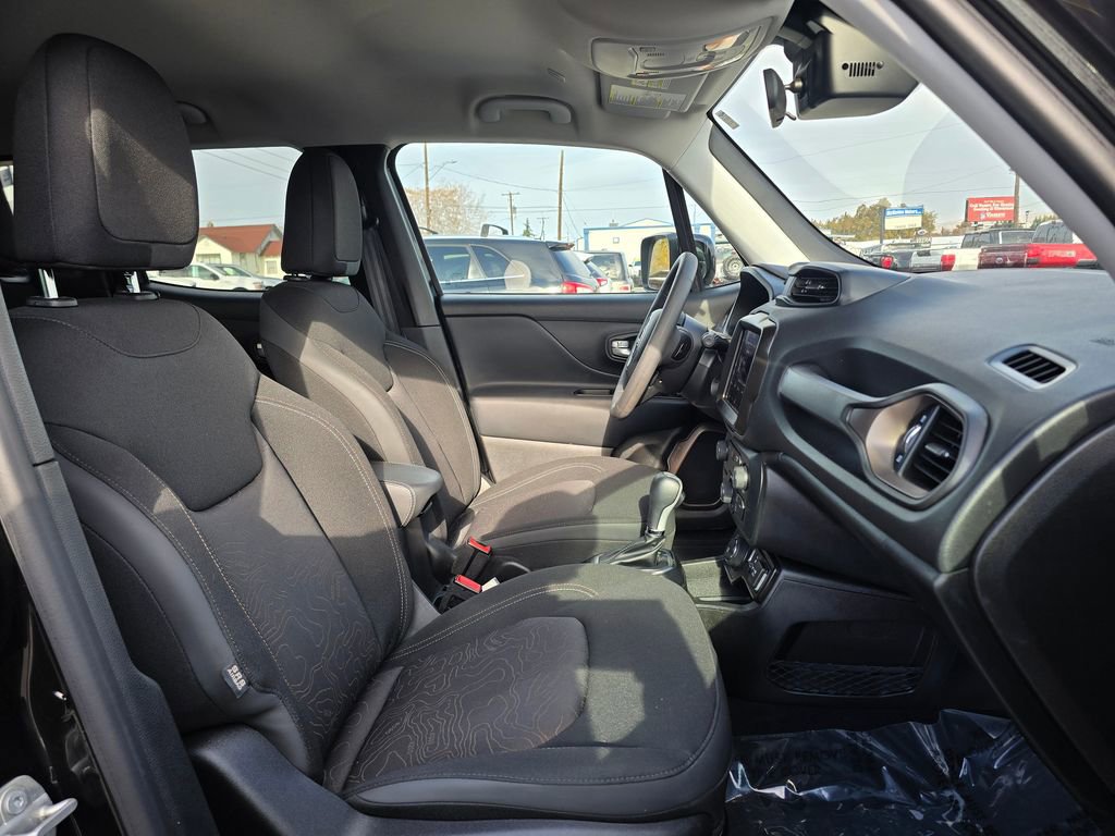 Used 2023 Jeep Renegade Latitude AWD/4WD image 10