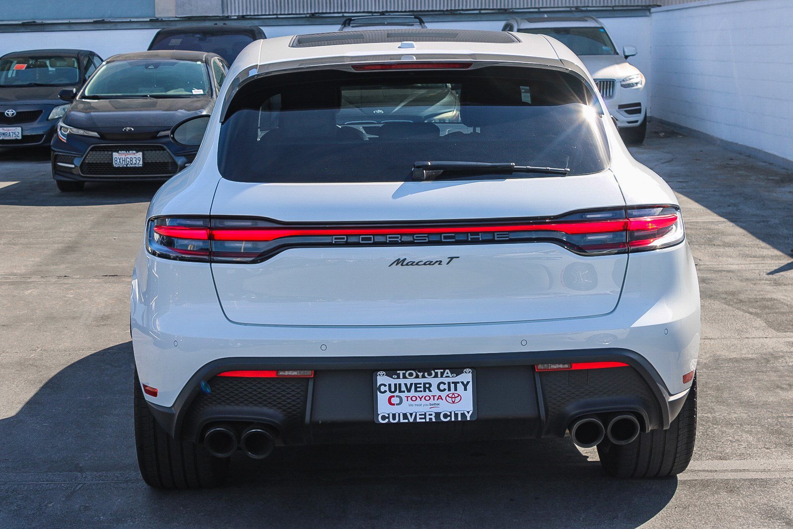 Used 2023 Porsche Macan Turbo AWD/4WD image 8