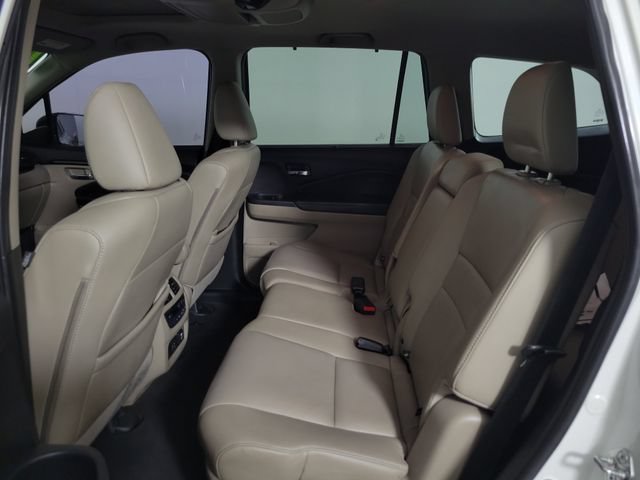 Used 2019 Honda Pilot Touring image 16