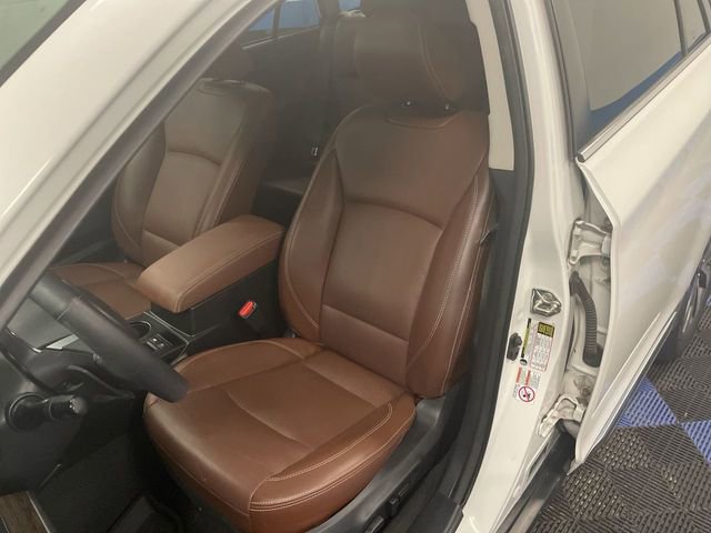 Used 2019 Subaru Outback 3.6R Touring AWD/4WD image 11