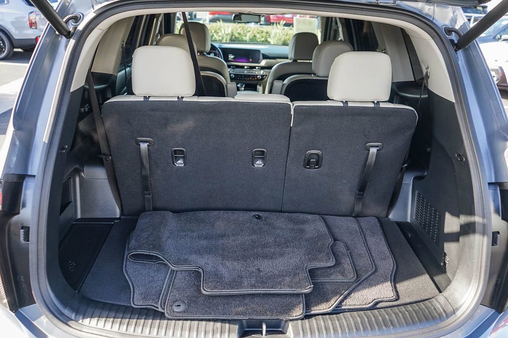 Used 2023 Kia Telluride EX w/ EX Captain's Chair Package FWD image 28