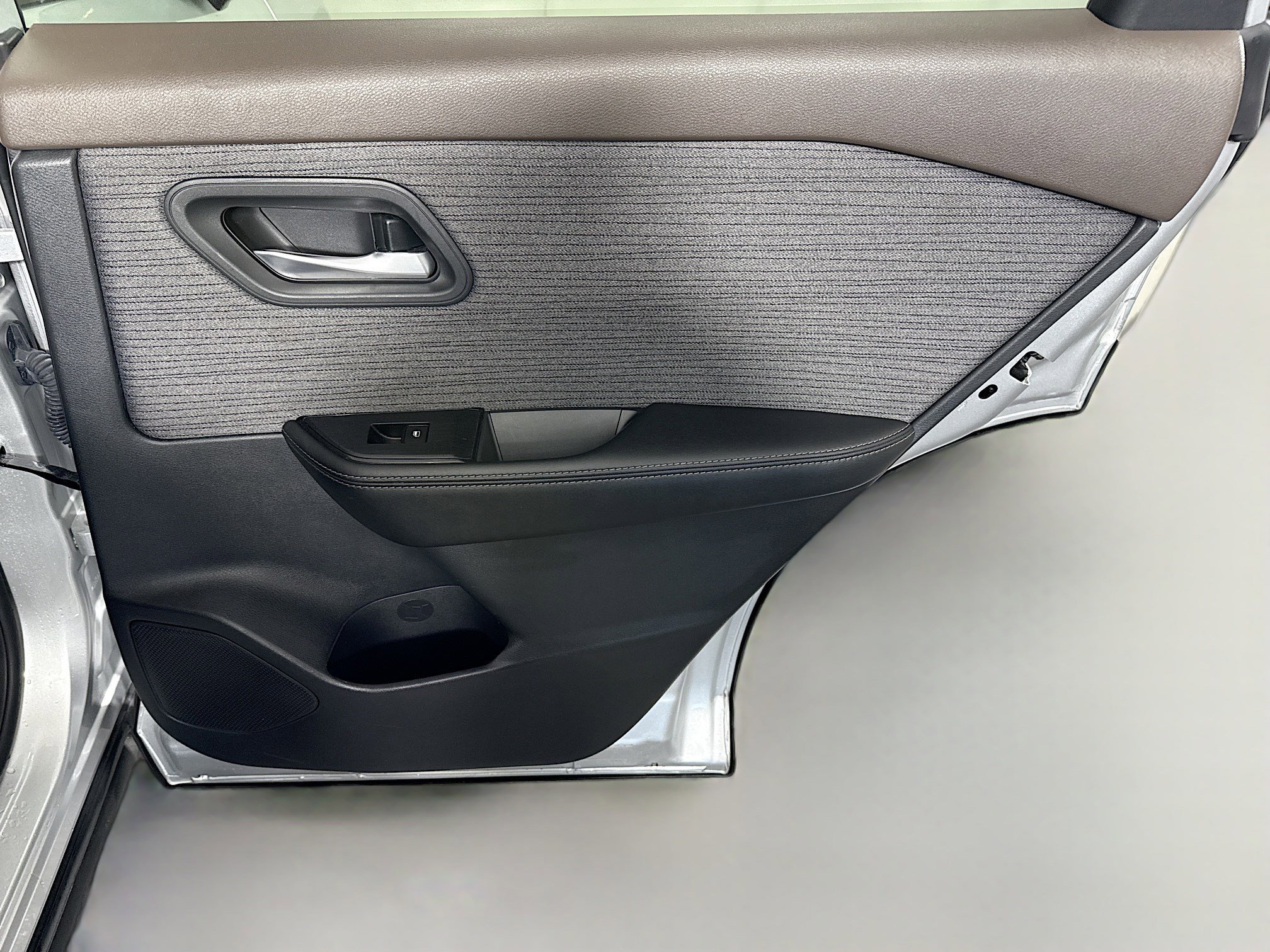 Used 2021 Nissan Rogue SV FWD image 28