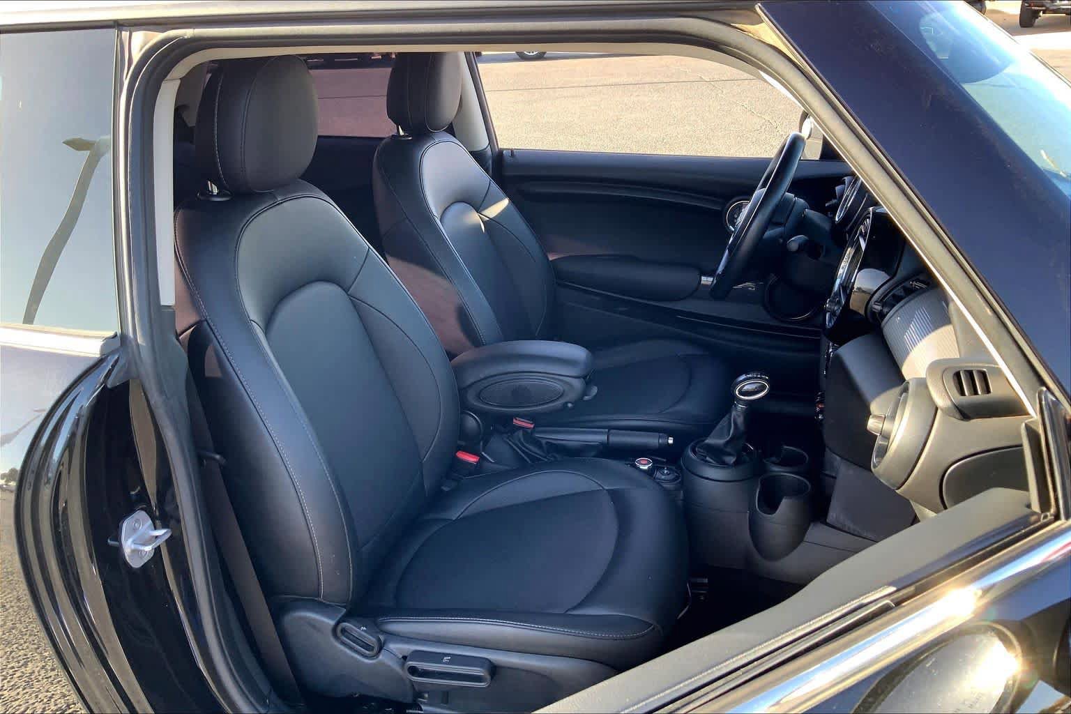 Used 2018 MINI Cooper 2-Door Hardtop FWD image 9