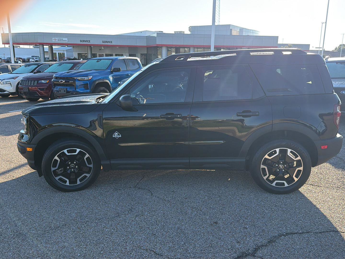 Used 2023 Ford Bronco Sport Outer Banks w/ Tech Package AWD/4WD image 6