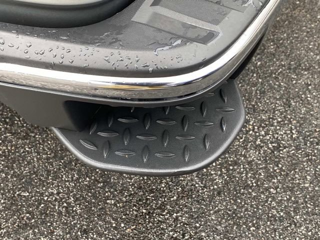 Used 2018 Chevrolet Silverado 1500 LT w/ All Star Edition image 27