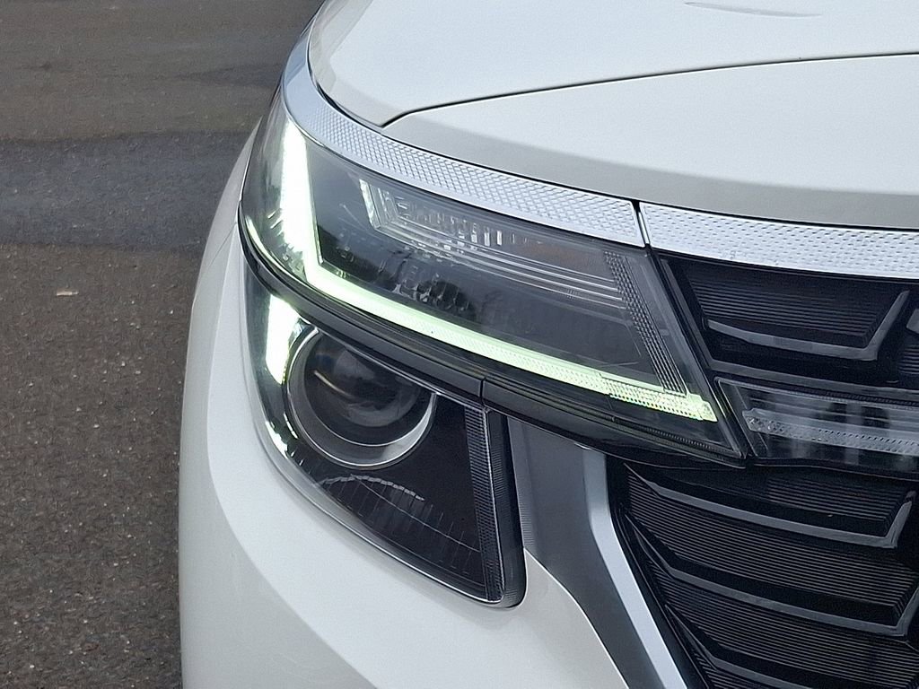 Used 2024 Kia Seltos EX image 10