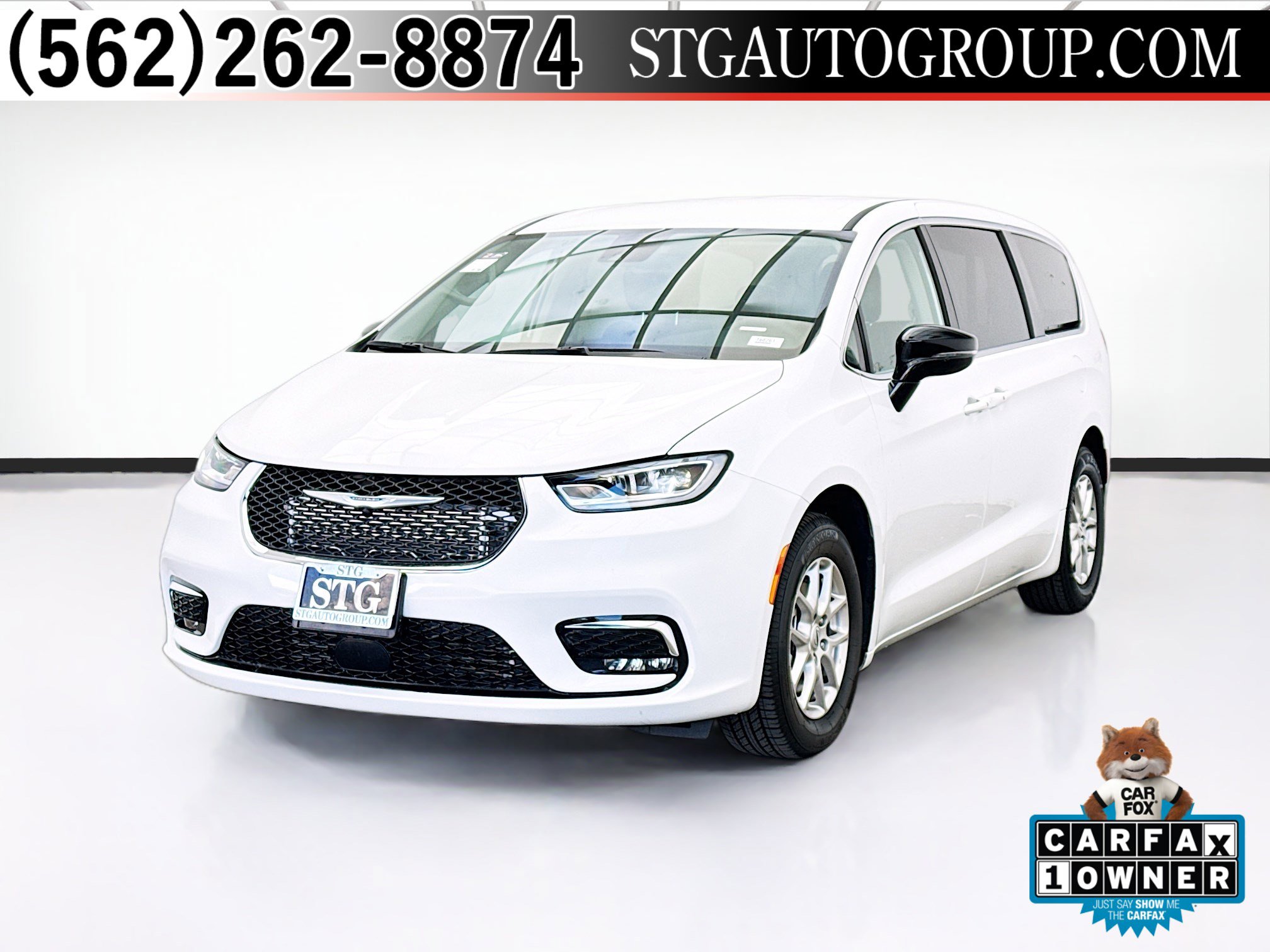 Used 2024 Chrysler Pacifica Touring-L FWD image 1