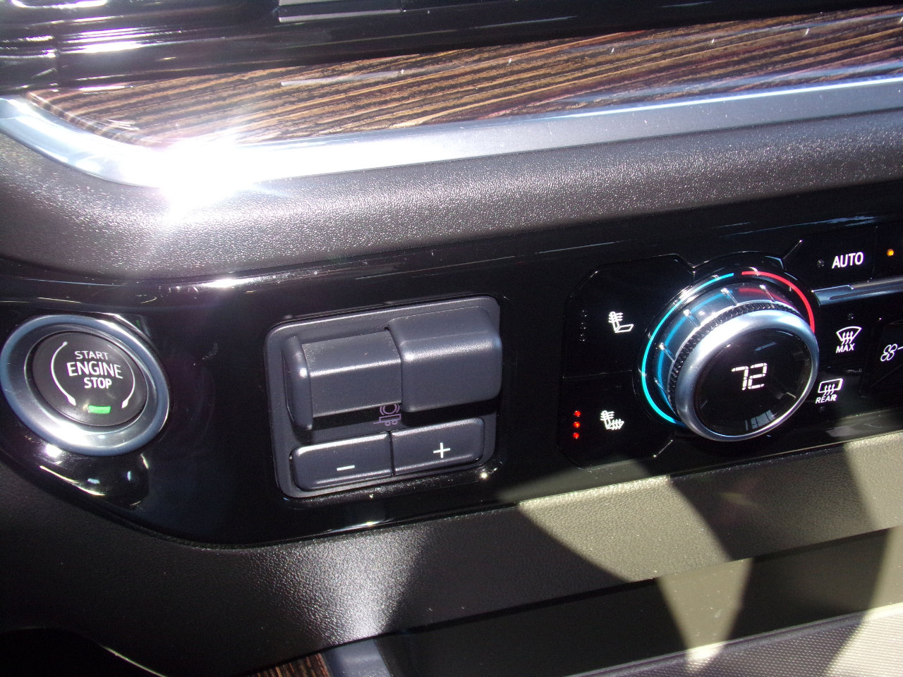 Used 2023 GMC Sierra 1500 Elevation w/ Preferred Package image 24