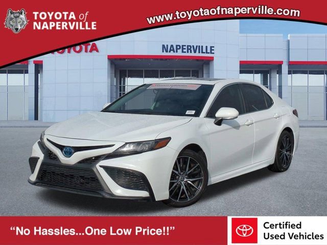 Certified 2022 Toyota Camry SE w/ Cold Weather Package image 1
