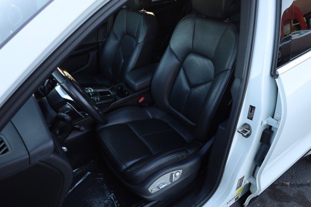 Used 2016 Porsche Macan S image 25