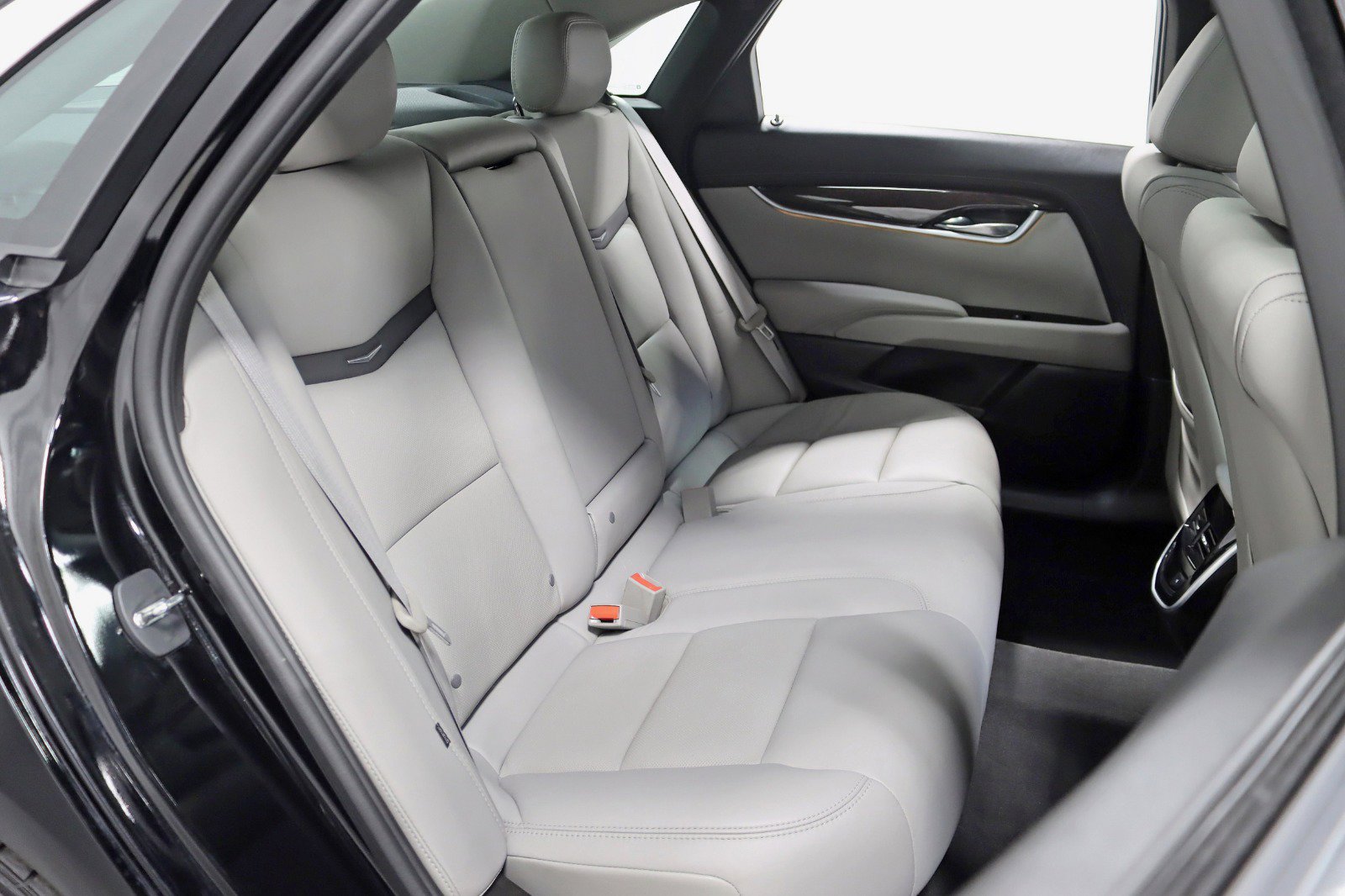 Used 2016 Cadillac XTS Luxury w/ Driver Awareness Package AWD/4WD image 30